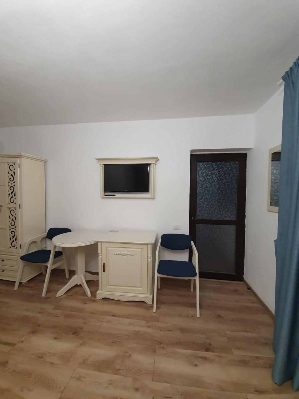 Pensiunea Iasmina Si Pescarul Călimăneşti Exteriér fotografie