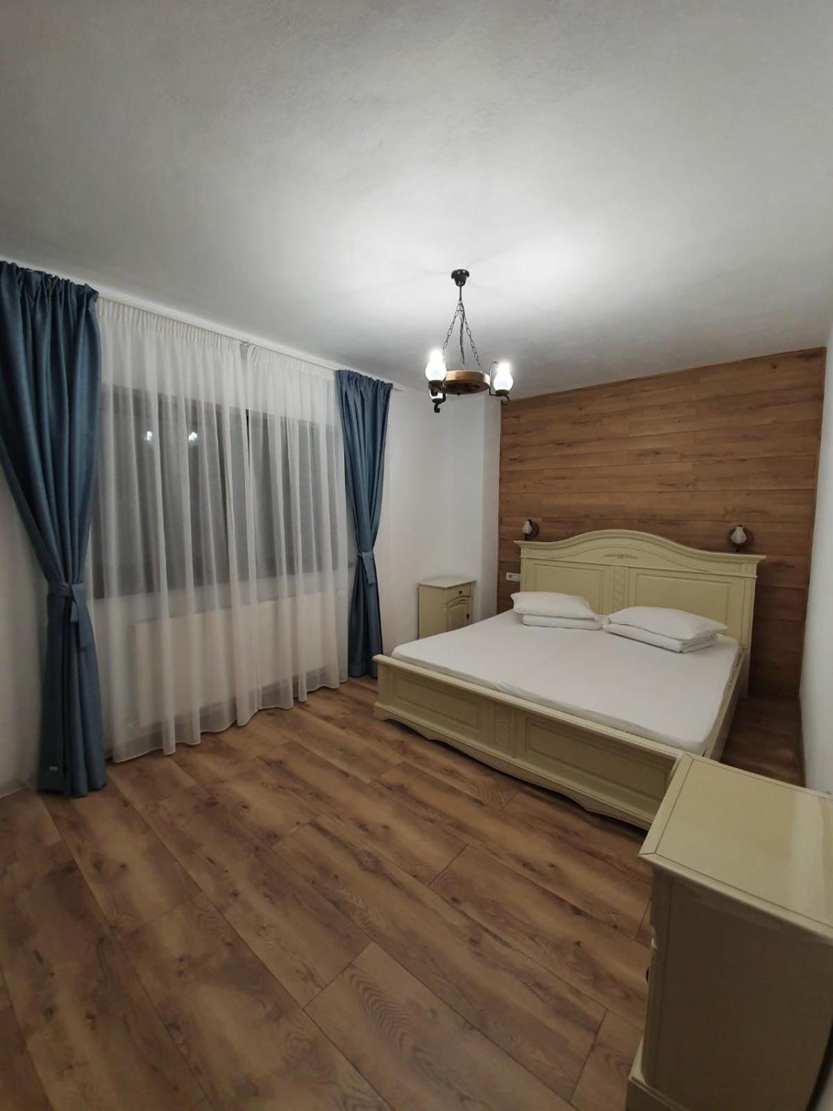 Pensiunea Iasmina Si Pescarul Călimăneşti Exteriér fotografie